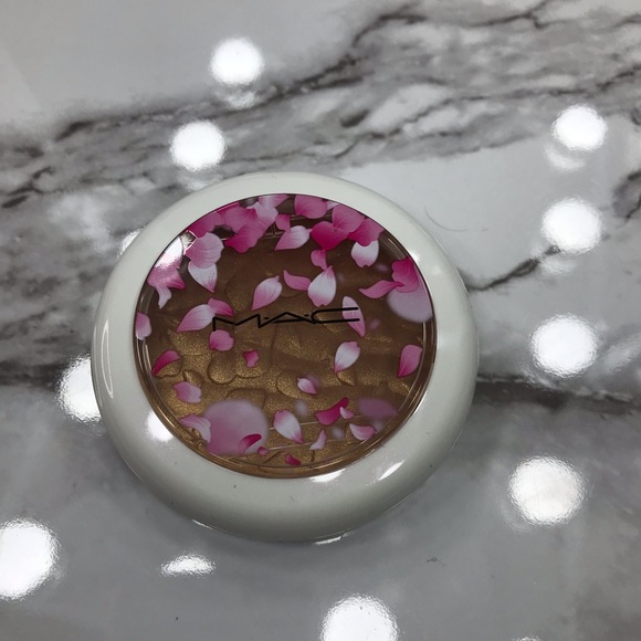Mac Boom Boom Bloom Highlight Powder Spring Bling - Picture 2 of 9